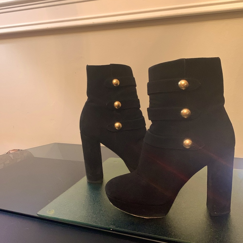 Michael Kors sz 6 Maise Suede Boot